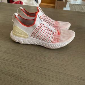 Slip on Nike sneakers-great condition